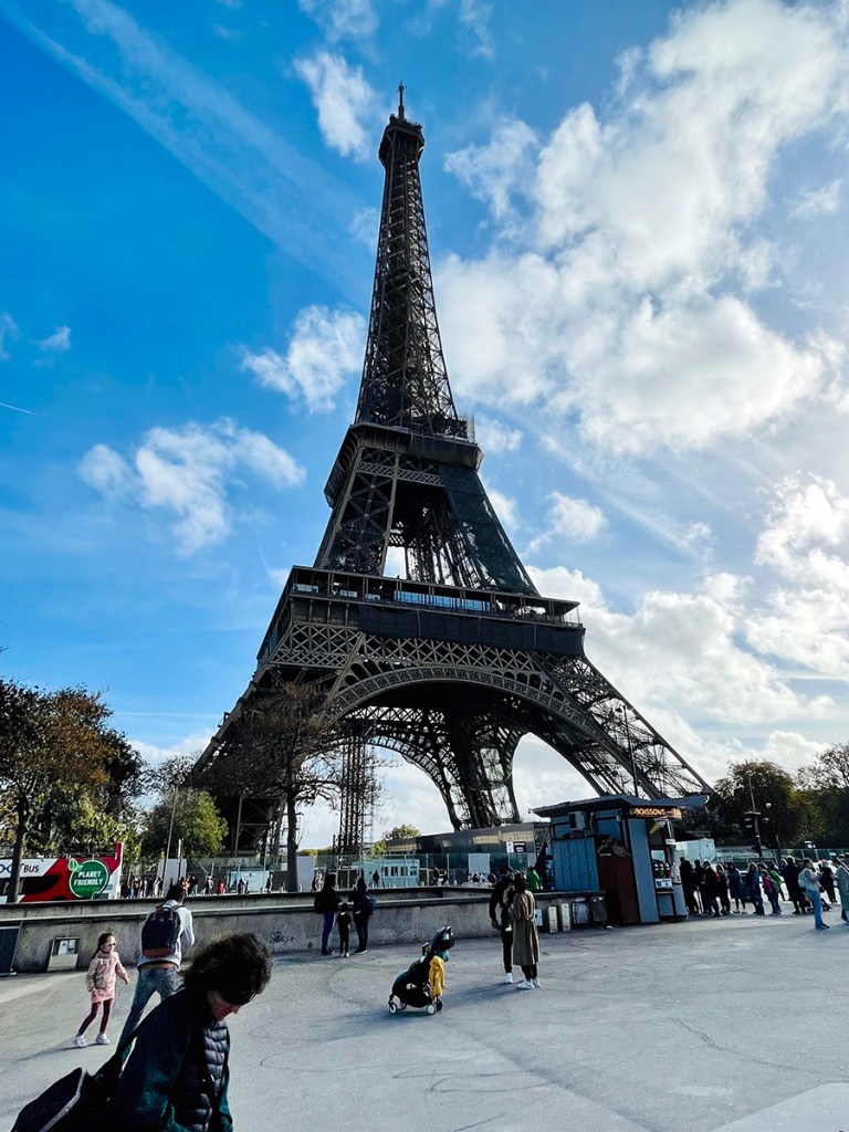 Denna bild har ett alt-attribut som är tomt. Dess filnamn är eiffeltornet-1.jpg